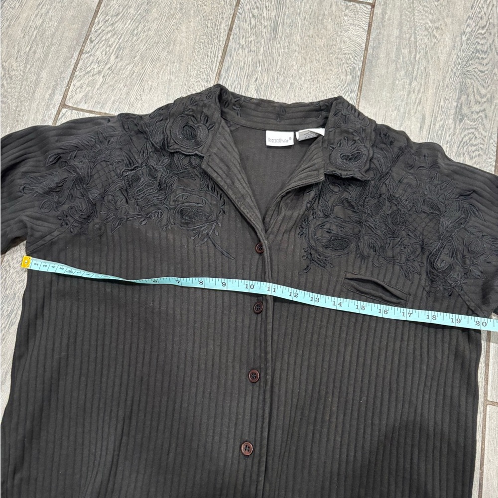 Together 100% Cotton Women’s Embroidered Button Down Size Small - Picture 6 of 10